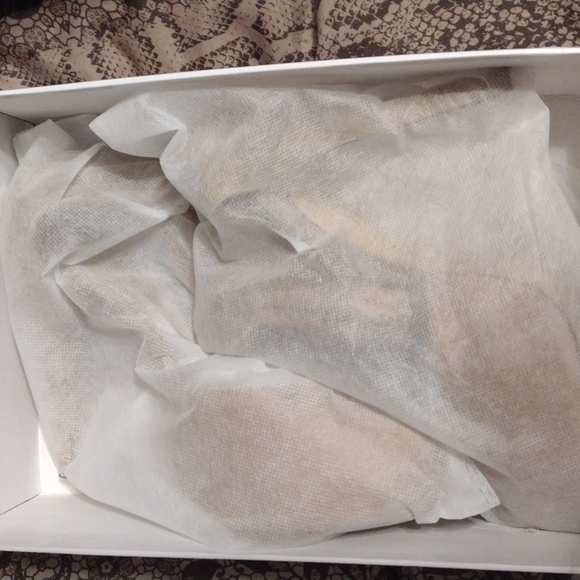 Heels - Picture 2 of 3